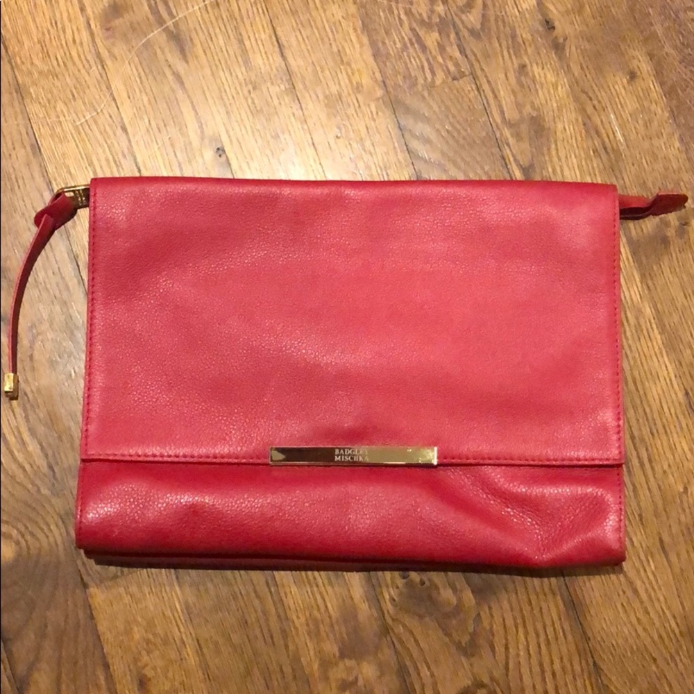Badgley Mischka Clutch w/crossbody strap